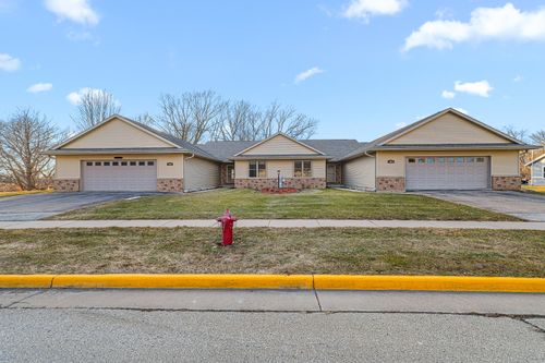 1016 Pheasant Ln, Horicon, WI, 53032-1596 | Card Image