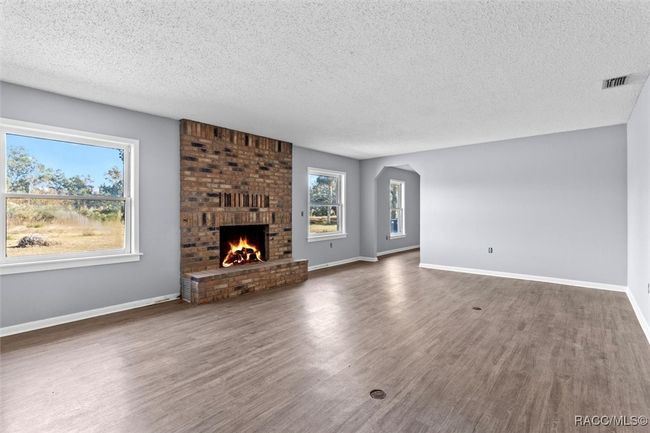 809 N Golf Course Dr, House other with 3 bedrooms, 2 bathrooms and 3 parking in Crystal River FL | Image 6