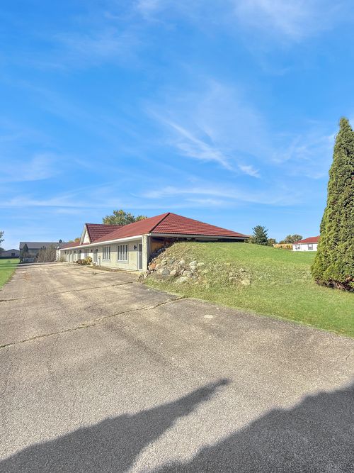 33053 Pamrich Dr, Kingston, IL, 60145-7941 | Card Image