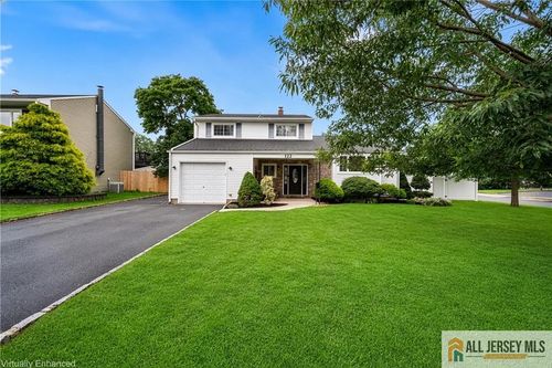 122 Benart Pl, Middlesex, NJ, 08846-1802 | Card Image