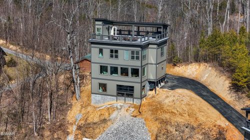 289 Laurel Oaks Way, Gatlinburg, TN, 37738-1407 | Card Image