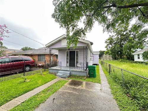 1126 Truxton St, Gretna, LA, 70053-3630 | Card Image
