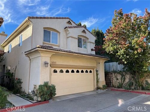 8541 Thunderbird, North Hills, CA, 91343 | Card Image