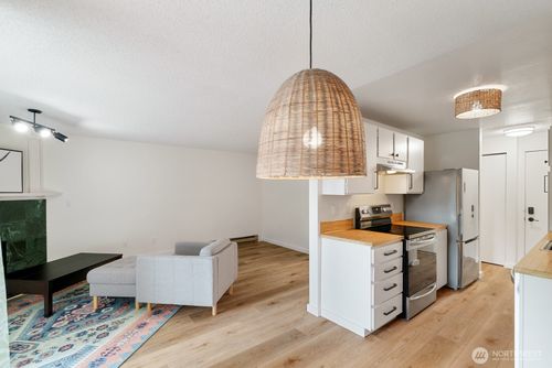 unit-k33-12744 Ne 116th Ln, Kirkland, WA, 98034-8428 | Card Image