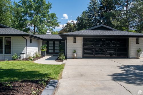 8211 S 2660 E, Sandy, UT, 84093-1110 | Card Image