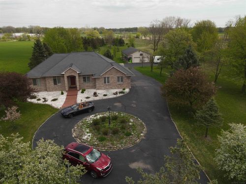52590 North Ave, Macomb, MI, 48042-3804 | Card Image