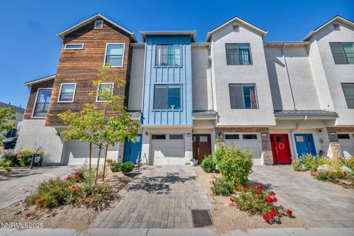 585 Logan Jacob Ln, Reno, NV, 89503-1391 | Card Image