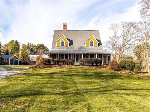 141 Highland St, Dedham, MA, 02026-5813 | Card Image