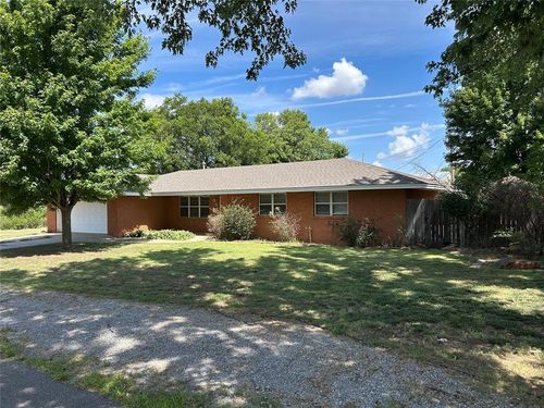 311 W Lincoln, Corn, OK, 73024-9606 | Card Image