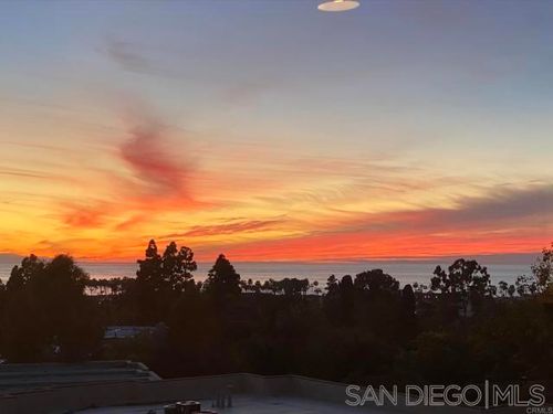 402-2500 Torrey Pines Rd, La Jolla, CA, 92037-3429 | Card Image