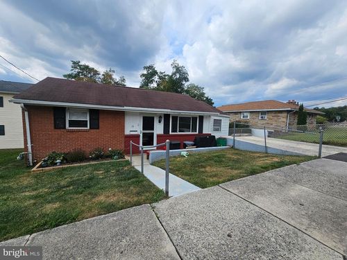 15 Park Ave, FROSTBURG, MD, 21532-2121 | Card Image