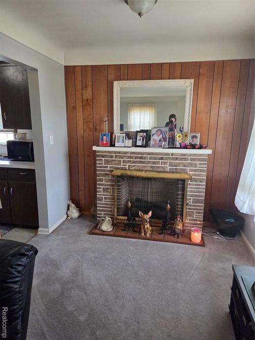 17980 Wexford St, Roseville, MI, 48066-4630 | Card Image