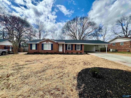 417 Hillmont Dr Nw, Huntsville, AL, 35805-2607 | Card Image
