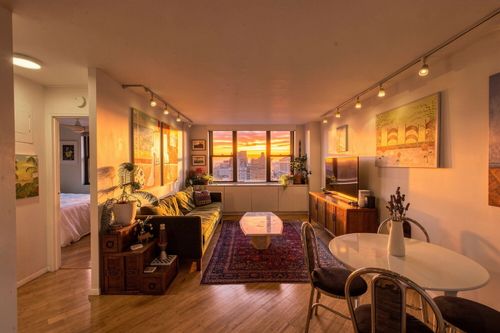 30d-201 E 17th St, New York, NY, 10003-3682 | Card Image