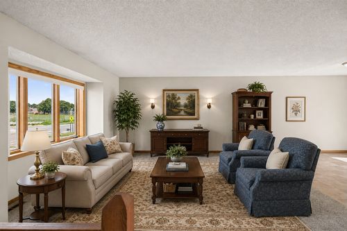 14620 Hayes Rd, Apple Valley, MN, 55124-7452 | Card Image