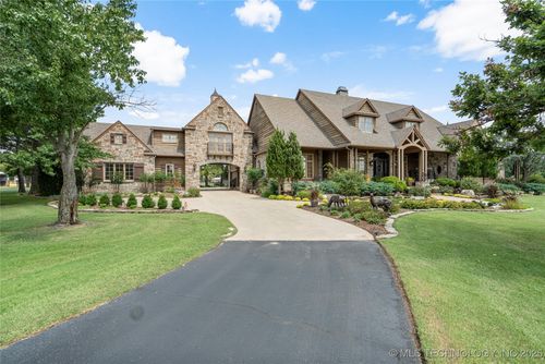 19555 S Memorial Dr, Mounds, OK, 74047-5179 | Card Image