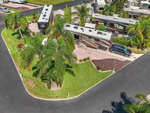 85-2911 Birdie Dr, Bowling Green, FL, 33834-6008 | Card Image