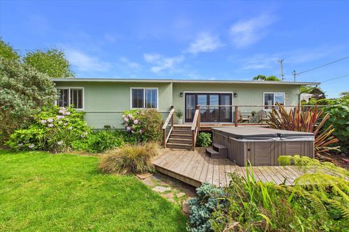 2561 Donna Dr, Eureka, CA, 95503-7192 | Card Image