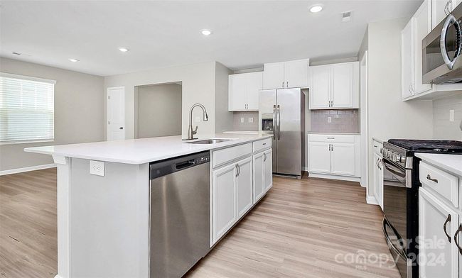 Kitchen | Image 9