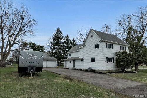 2793 Amsdell Rd, Hamburg, NY, 14075-6631 | Card Image