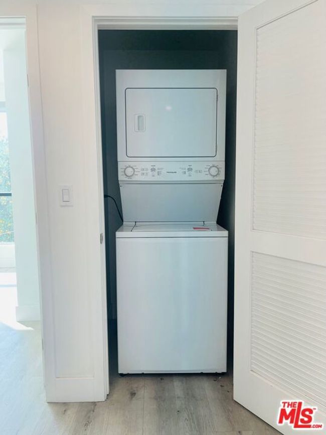 APT-201 - 14612 Calvert St, Condo with 2 bedrooms, 2 bathrooms and 2 parking in Van Nuys CA | Image 8