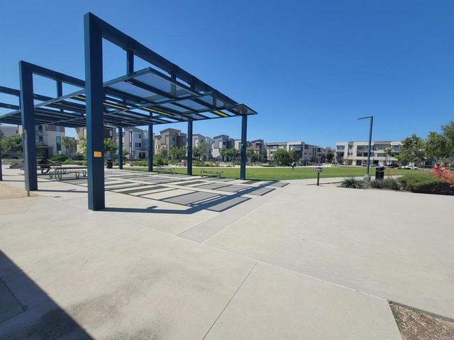 UNIT-2 - 2072 Tango Loop, Condo with 4 bedrooms, 3 bathrooms and 2 parking in Chula Vista CA | Image 53