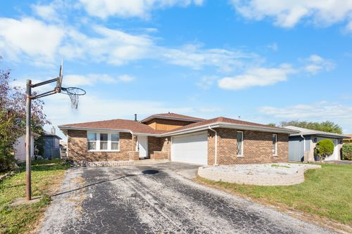 20124 Redwood Ave, Chicago Heights, IL, 60411-6803 | Card Image