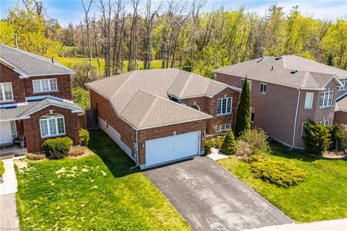 11 Jagges Dr, Barrie, ON, L4N0X1 | Card Image