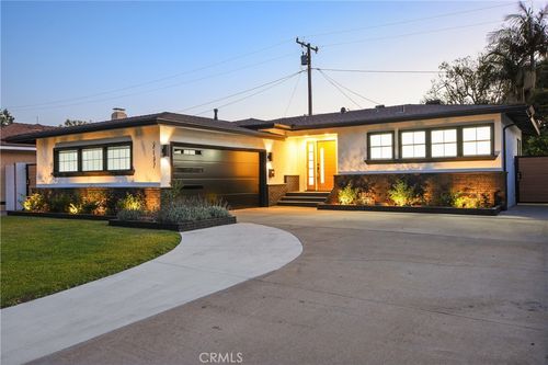 2137 Ostrom Ave, Long Beach, CA, 90815-3528 | Card Image