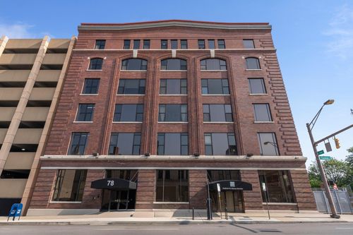 107-78 E Chestnut St, Columbus, OH, 43215-2585 | Card Image