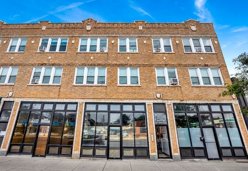 sf-4437 W Fullerton Ave, Chicago, IL, 60639-3985 | Card Image