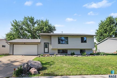 5413 W Missouri St St Street, Sioux Falls, SD, 57106 | Card Image