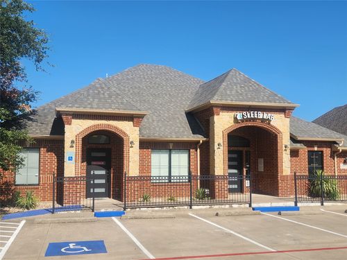 2125 Martin Dr, Bedford, TX, 76021-5991 | Card Image