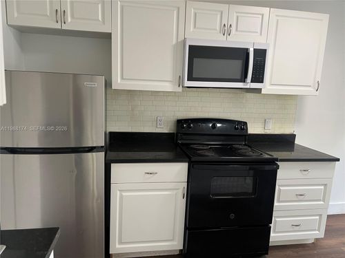 r-2118 N 19th Ave, Hollywood, FL, 33020-2402 | Card Image