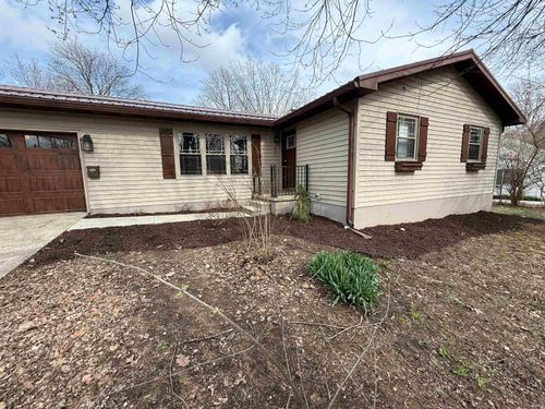 602 S 10th St, Petersburg, IN, 47567-1825 | Card Image