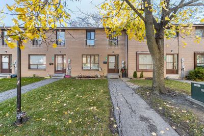 60 Fleetwood Cres, Condo with 3 bedrooms, 2 bathrooms and 1 parking in Brampton ON | Image 1