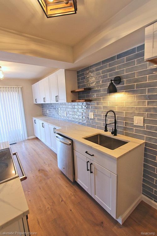 24417 Quad Park Ln, Clinton Township, MI, 48035-3025 | Card Image