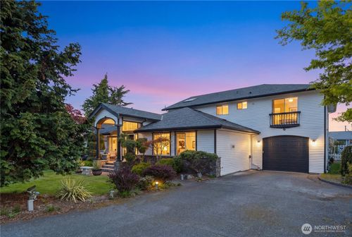 814 N 32nd St, Renton, WA, 98056-2535 | Card Image