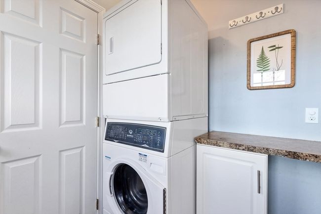97 Mount Pleasant Ave, House other with 2 bedrooms, 2 bathrooms and 3 parking in Gloucester MA | Image 17