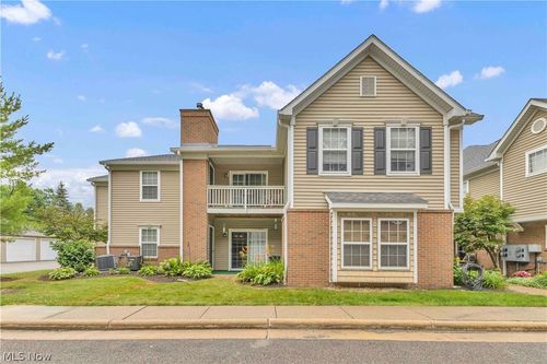 3367 Lenox Village Dr, Fairlawn, OH, 44333-4424 | Card Image