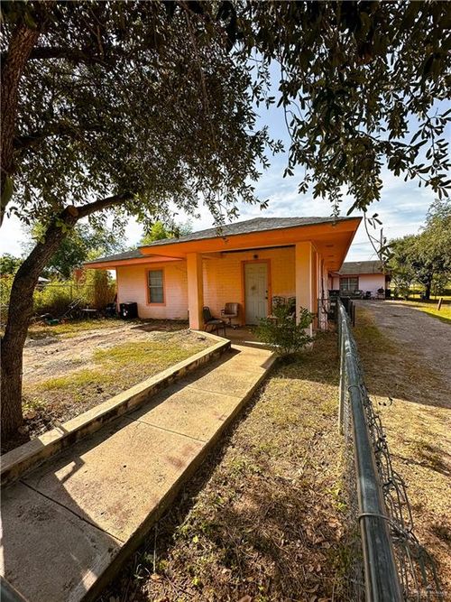225 W 4th St, La Joya, TX, 78560-4250 | Card Image