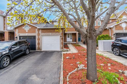 10 Mullis Cres, Brampton, ON, L6Y4T3 | Card Image