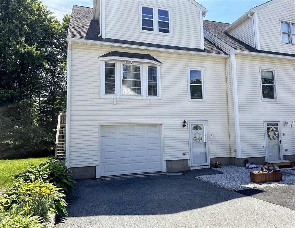 Mahogany Run, Leominster, MA 01453