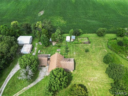 8301 N 23rd Avenue, Raymond, IL, 62560 | Card Image