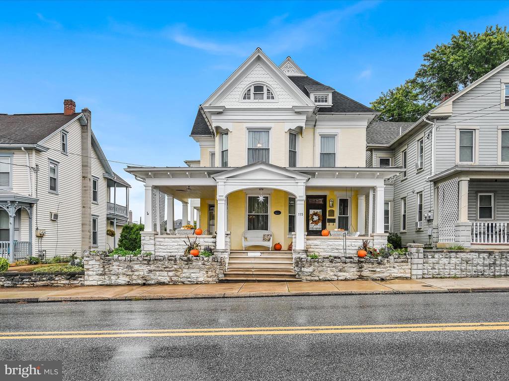 Hanover St, Hummelstown, PA 17036