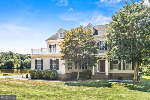 7323 Bayfield Ln, Warrenton, VA, 20187-4495 | Card Image