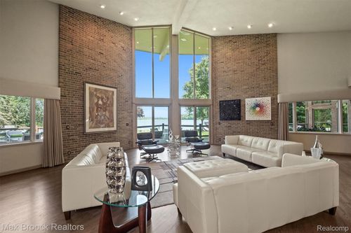 3333 Shore Dr, Orchard Lake, MI, 48324-2372 | Card Image