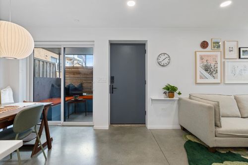 2333 Napier St, Vancouver, BC, V5L2P4 | Card Image