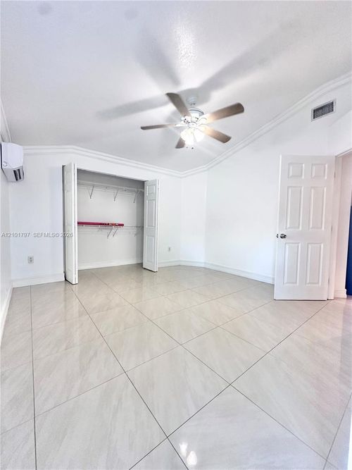 back-3465 Nw 5th St, Miami, FL, 33125 | Card Image