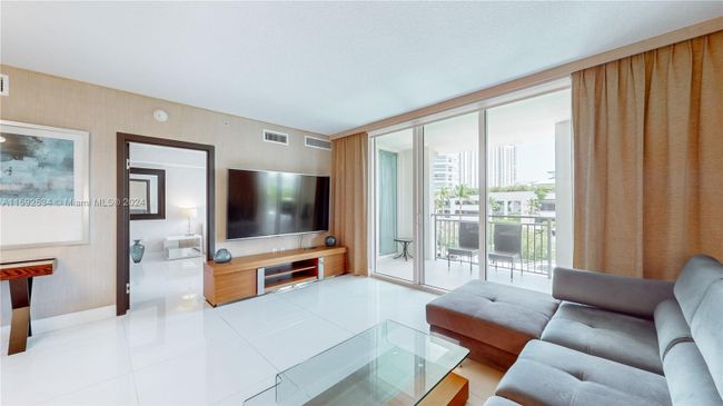 TH-307 - 250 Sunny Isles Blvd, Condo with 3 bedrooms, 2 bathrooms and null parking in Sunny Isles Beach FL | Image 13